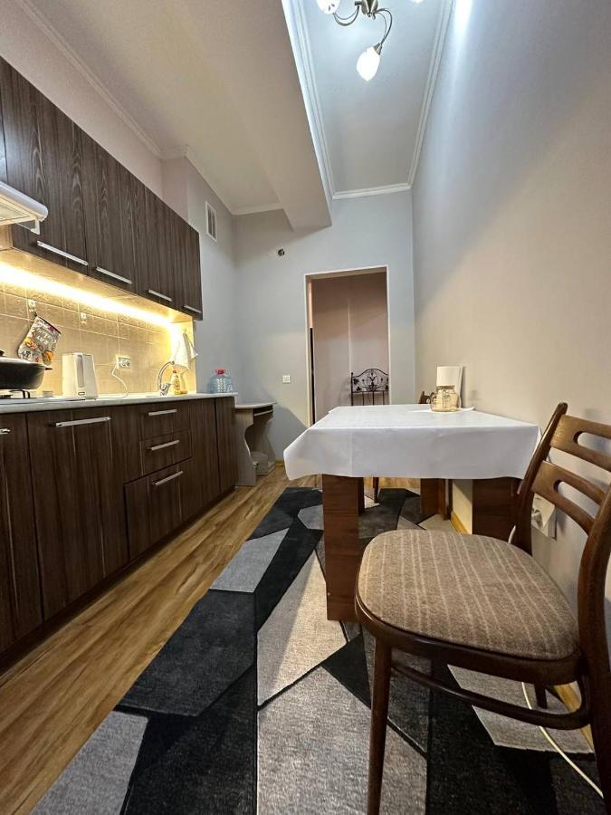 1-Room Apart. 21 On Usenbaeva 52 Near Eurasia Shopping Center Bișkek Exterior foto