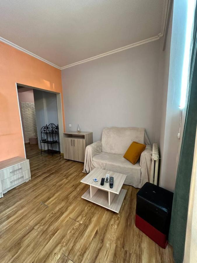 1-Room Apart. 21 On Usenbaeva 52 Near Eurasia Shopping Center Bișkek Exterior foto