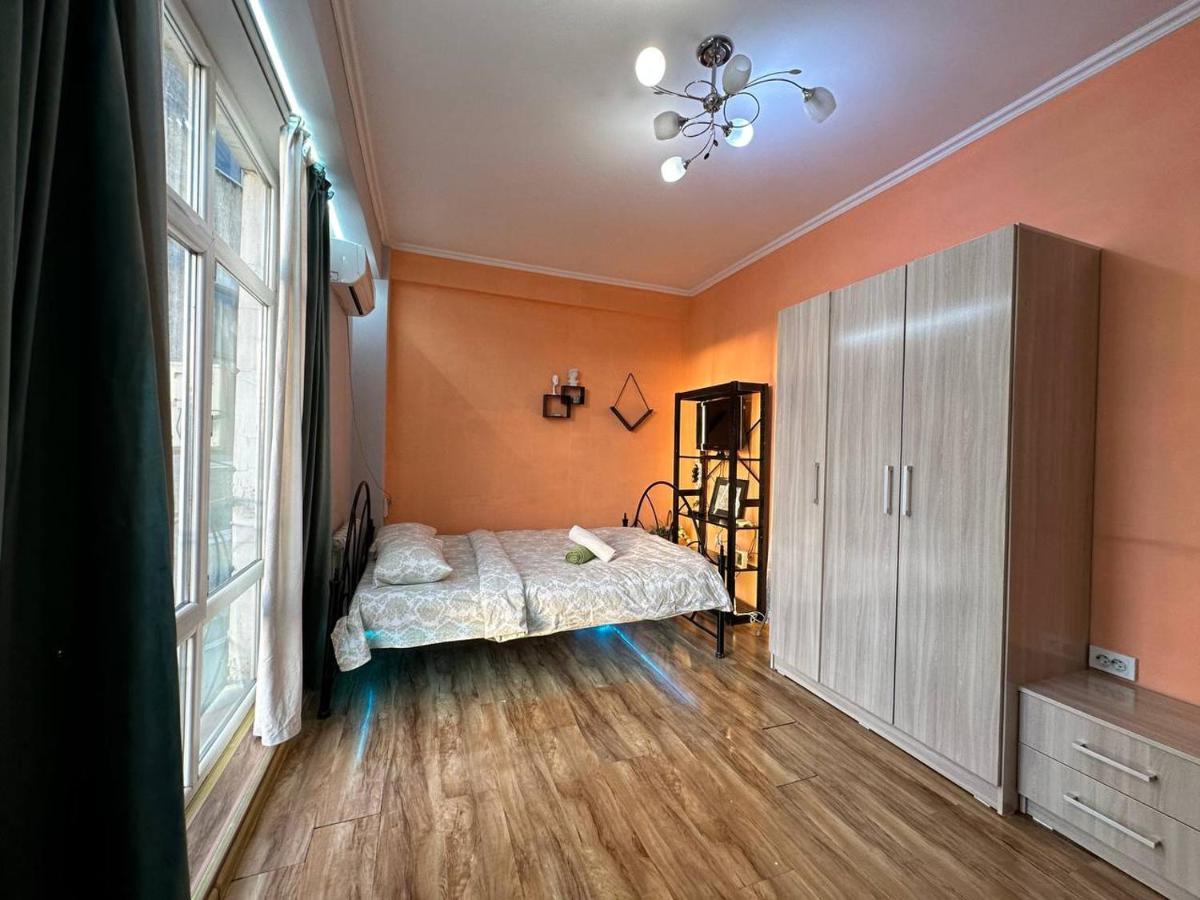 1-Room Apart. 21 On Usenbaeva 52 Near Eurasia Shopping Center Bișkek Exterior foto