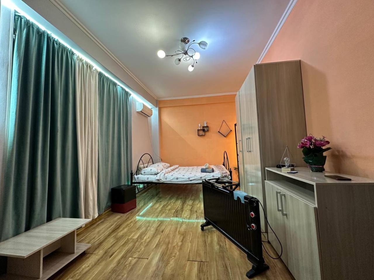 1-Room Apart. 21 On Usenbaeva 52 Near Eurasia Shopping Center Bișkek Exterior foto